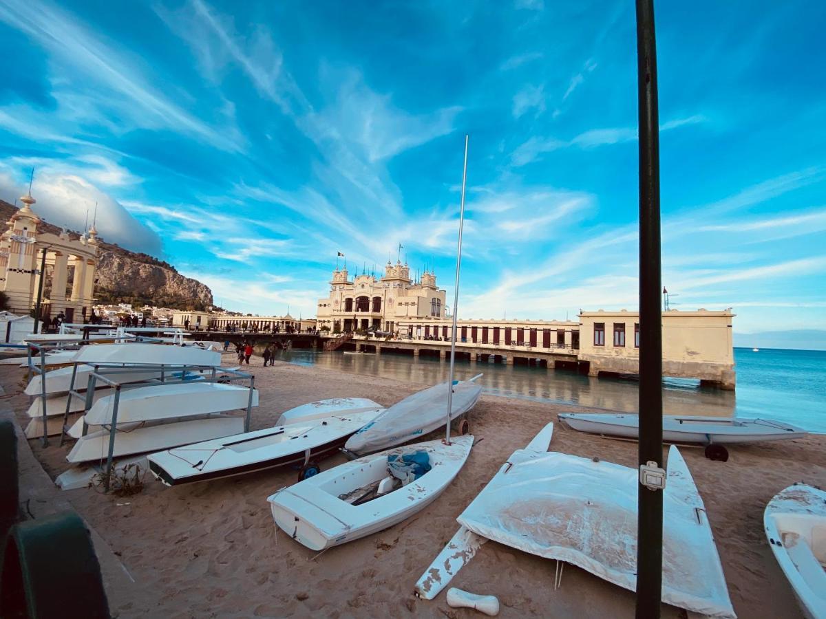 Mondello Beach The House With Green Lawns Villa Exterior photo